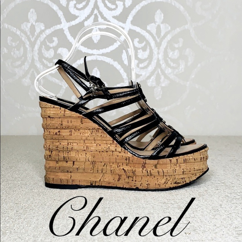 CHANEL BLACK PATENT LEATHER CORK HEELED WEDGES 8.5